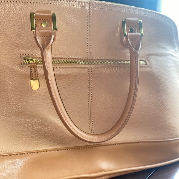 Joy & Iman Tan Pebble Purse - Picture 4 of 9